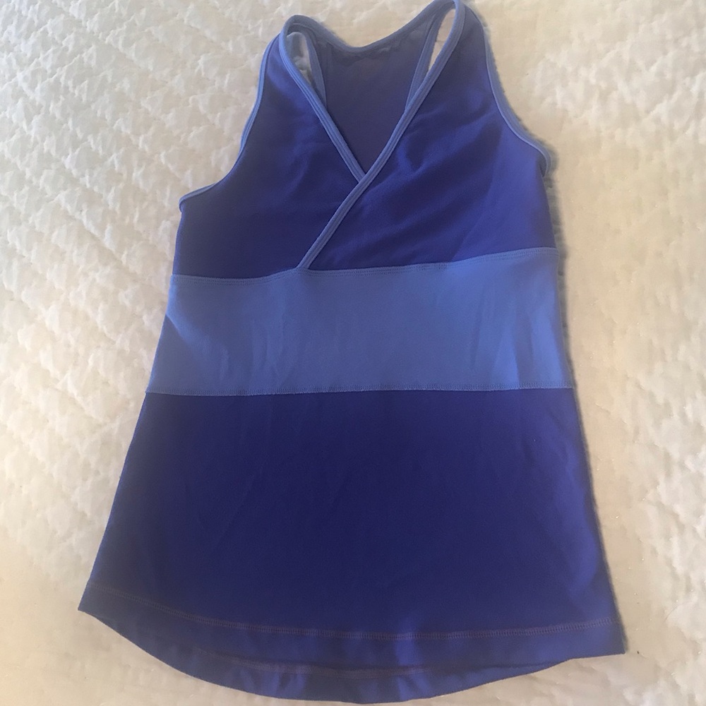 Lululemon Athletica crossover v-neck tank Size 6